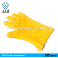 hot sell on Amazon refresh beauty silicon rubber glove for makeup brushes